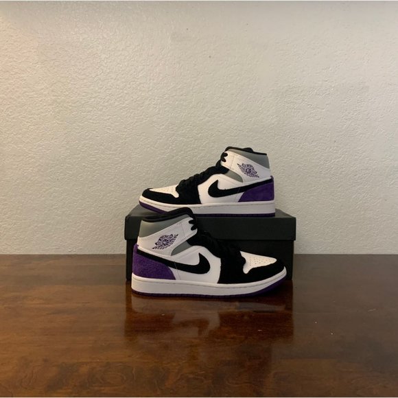 aj1 varsity purple